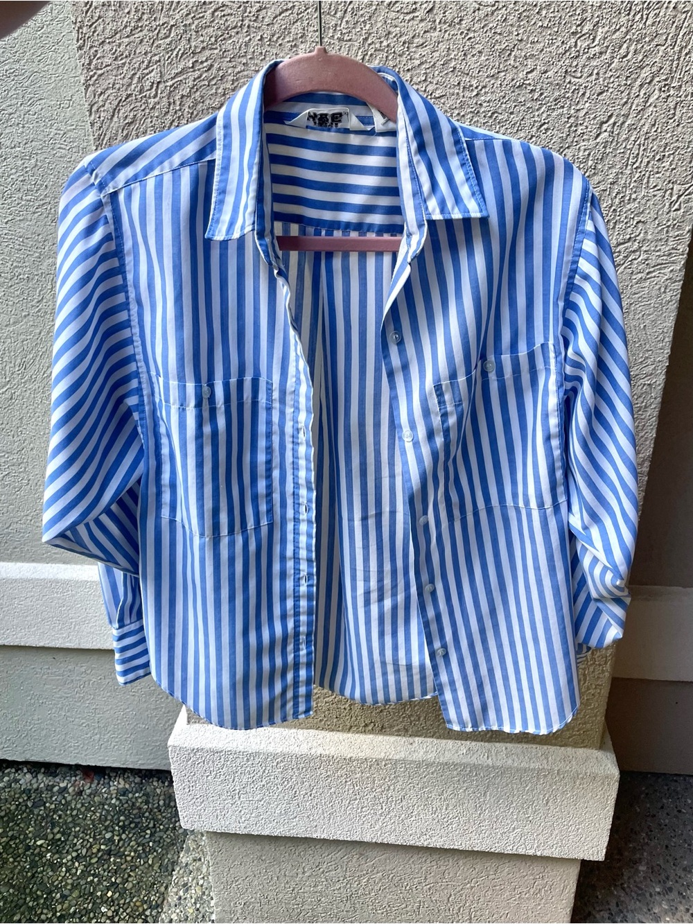 Women’s Blue & White Striped Button-Down Shirt 35% cotton